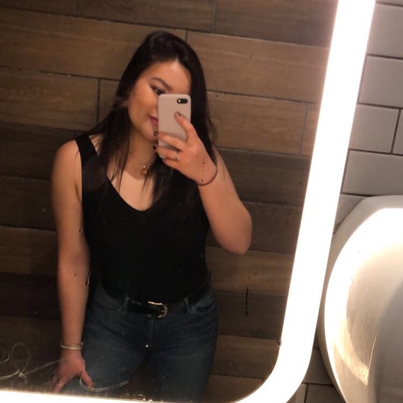 Meet your Posher, Laura - Picture 1 of 1